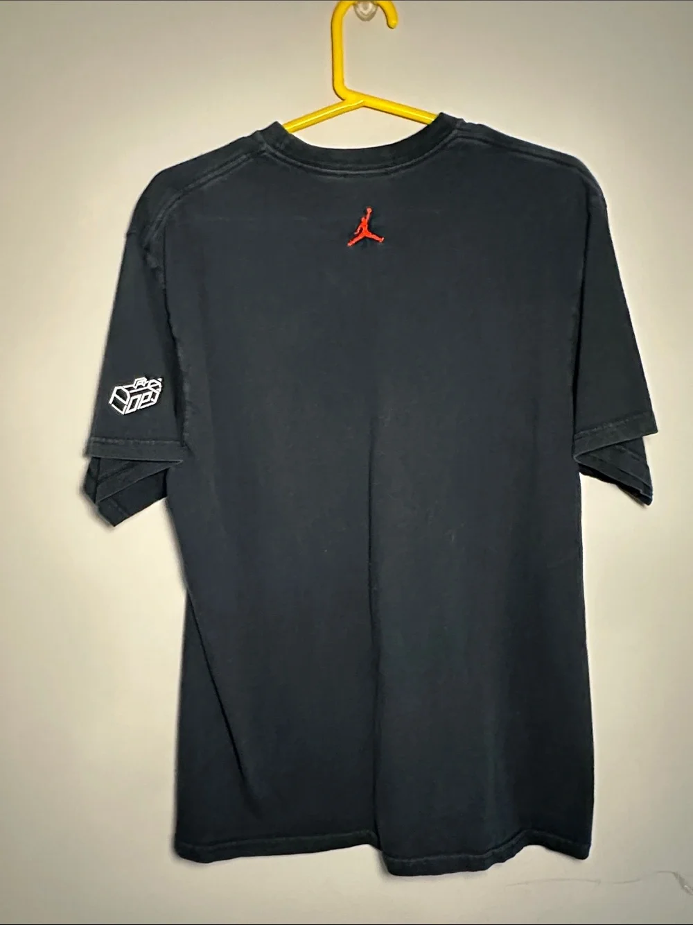 Nike Air Jordan vintage y2& black with white shiny graphic t-shirt